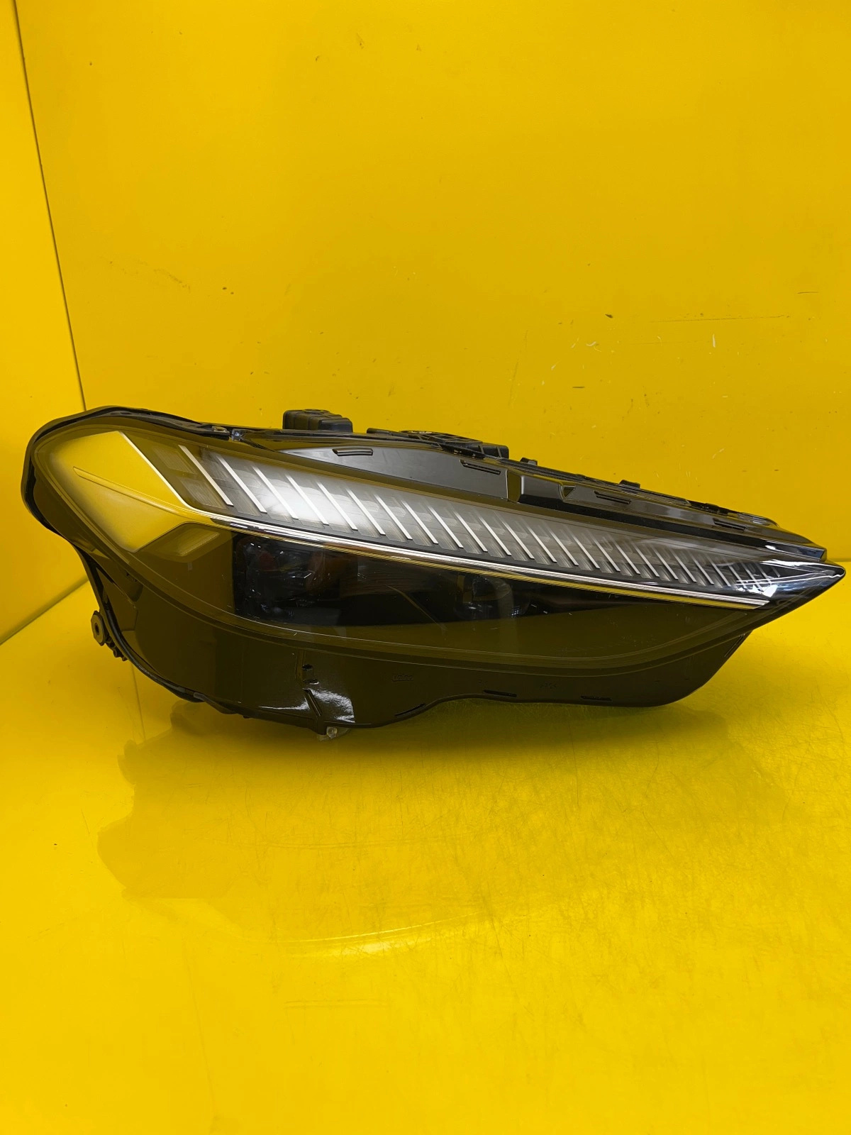 Far dreapta Full LED OEM 26210