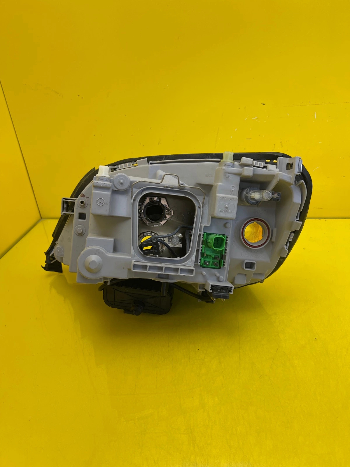 Far dreapta Xenon Coupé Facelift OEM 26239 - Image 4