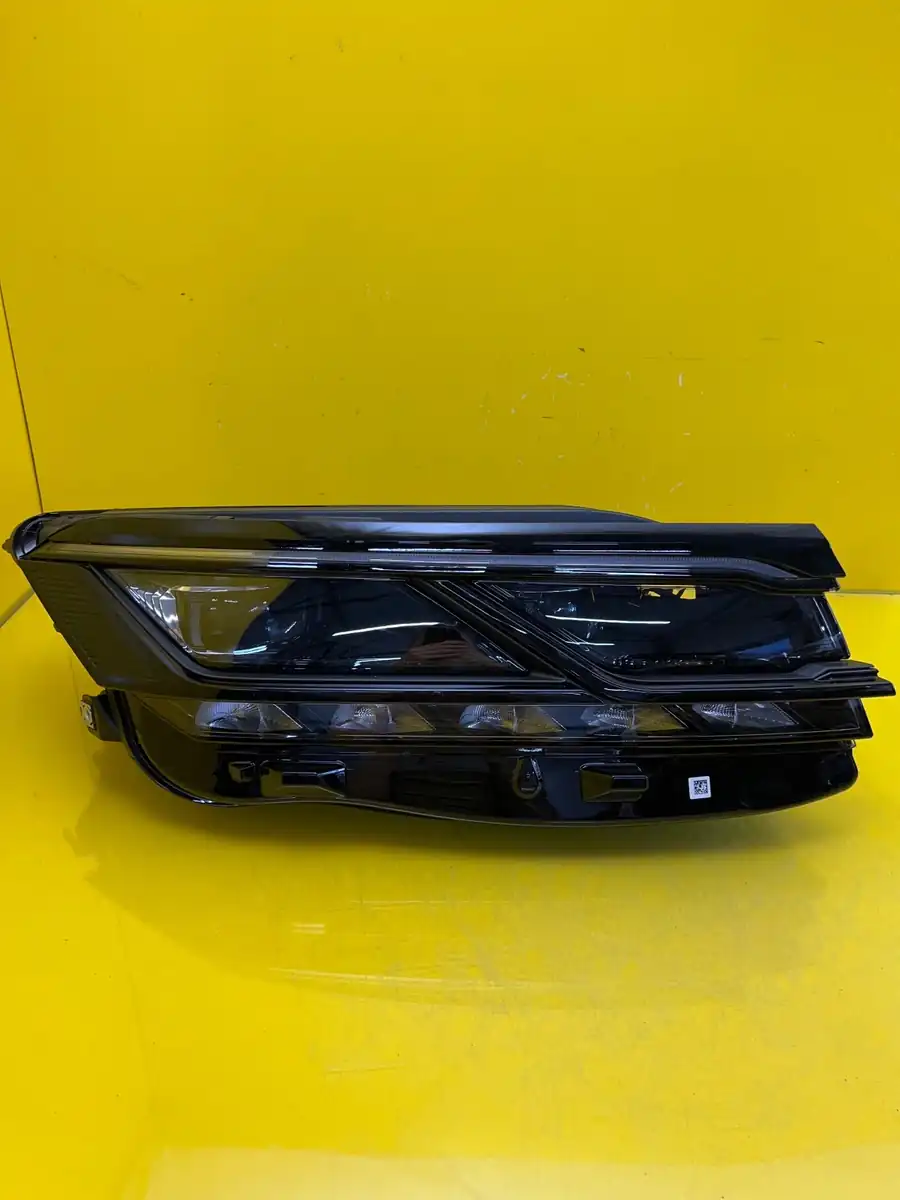 Far Dreapta VW Touareg III 3 19- Full LED