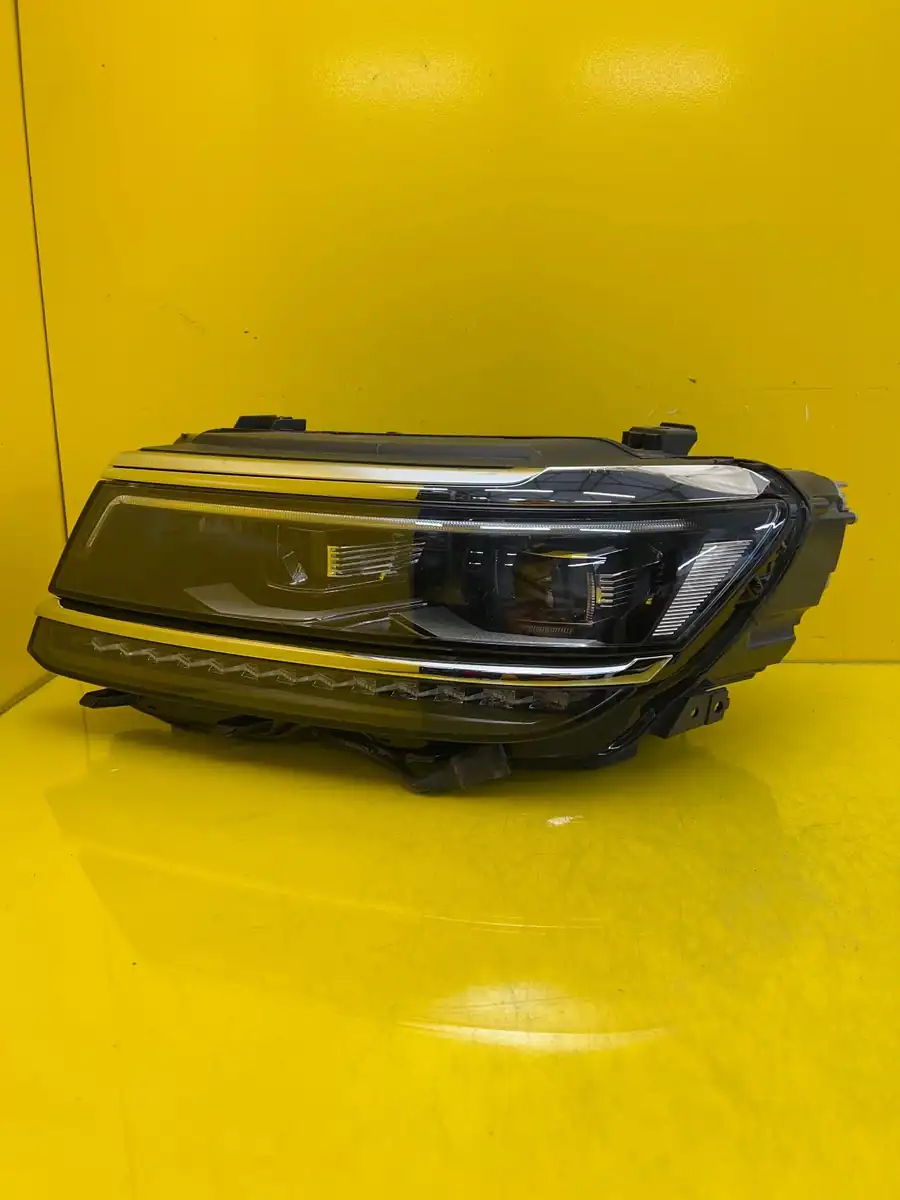 Far Volkswagen Tiguan II 2 16- Full LED