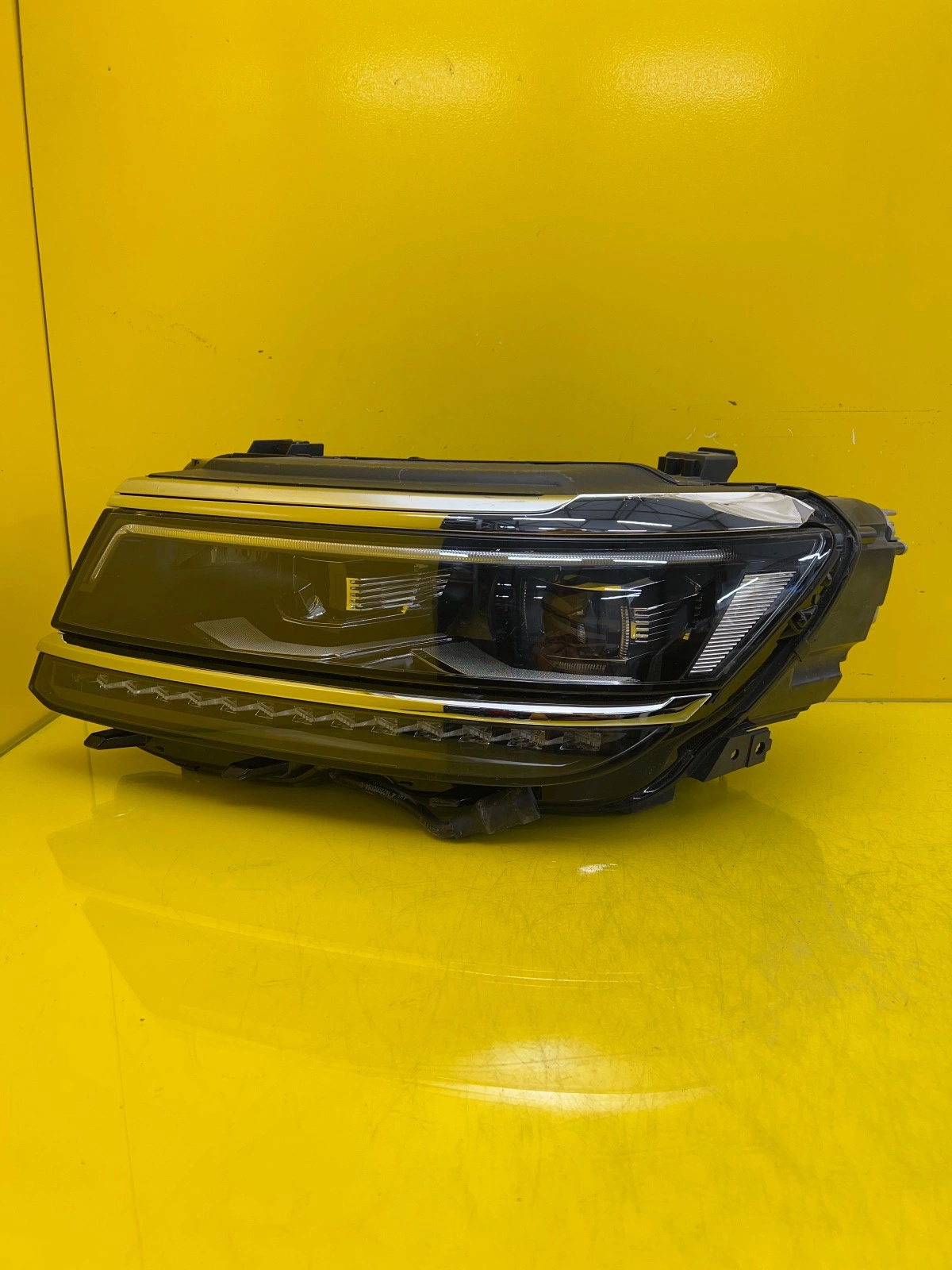 Far Volkswagen Tiguan II 2 16- Full LED