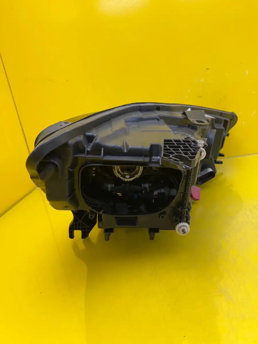 Far Audi A6 C7 Bixenon