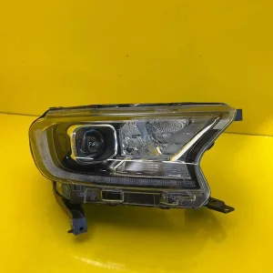 Far Dreapta Ford Ranger Raptor 18 Xenon