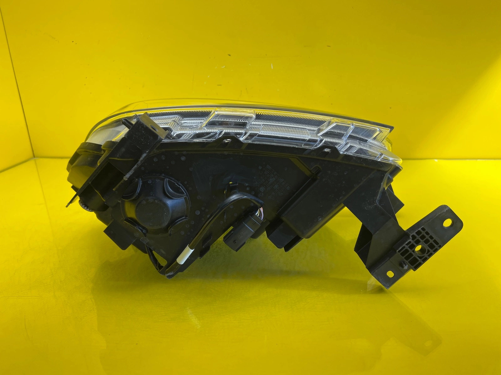 Far Dreapta Ford Ranger Raptor 18 Xenon - Image 4