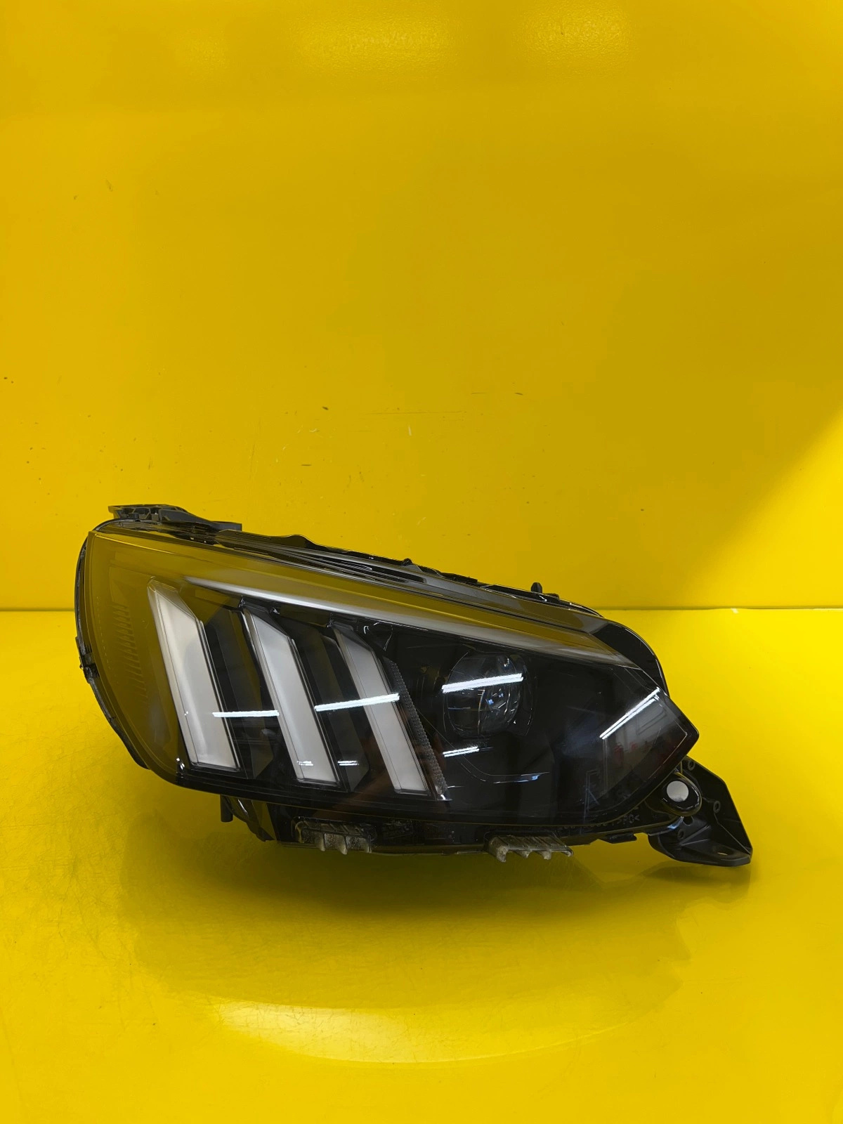 Far dreapta Full LED OEM 26444