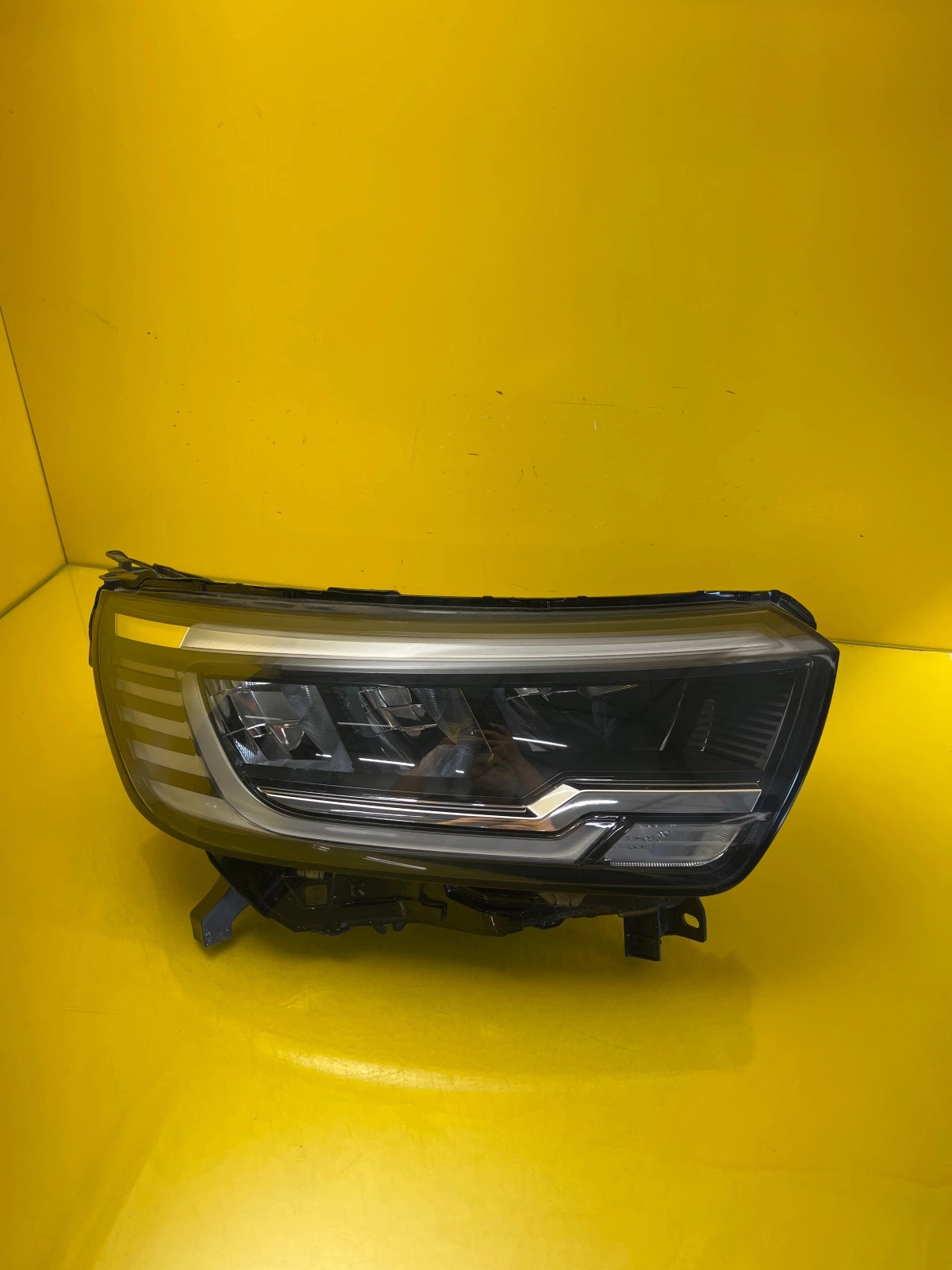 Far dreapta Full LED OEM 26449