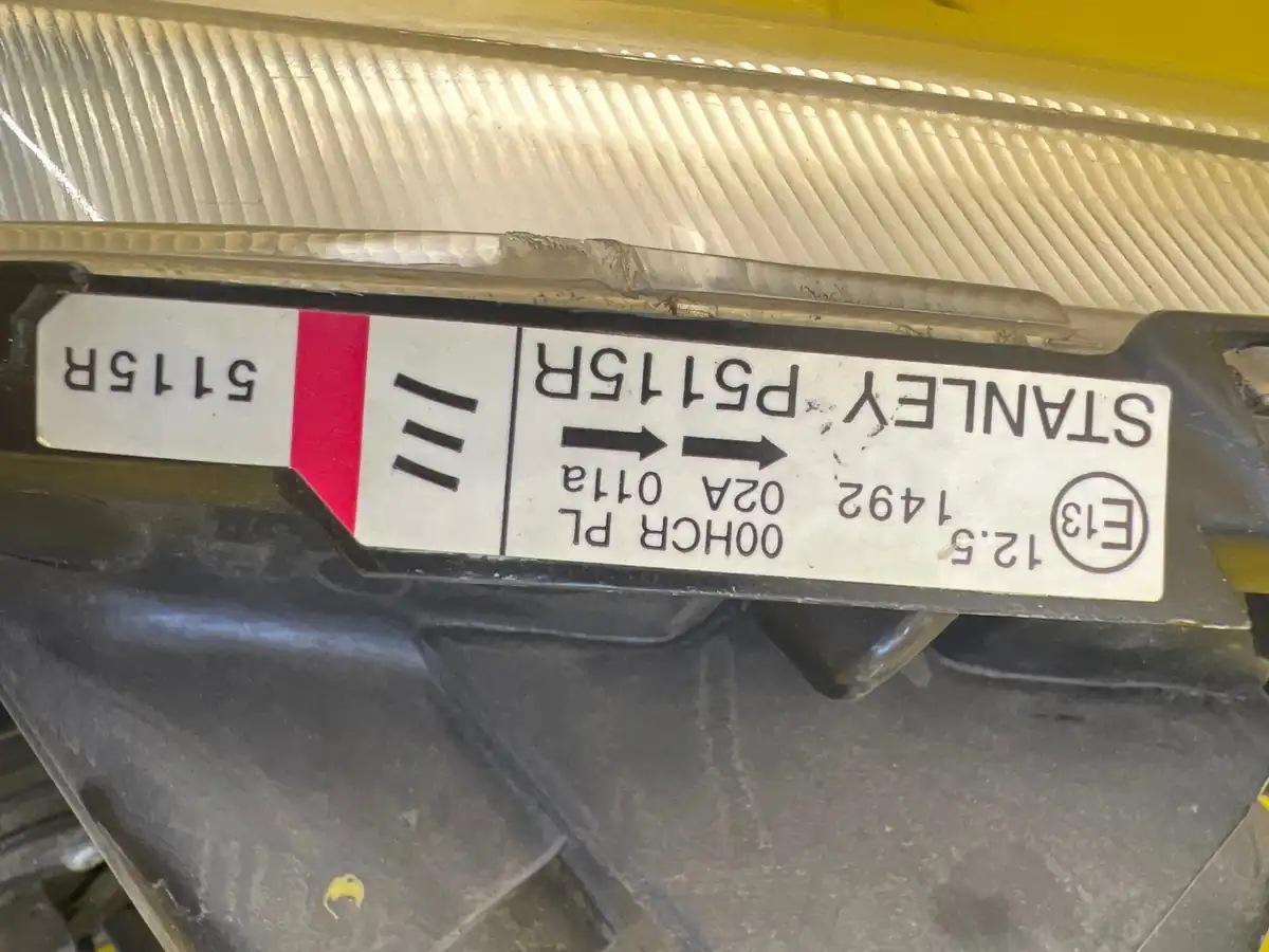 Far Dreapta Mazda Eu P5115R
