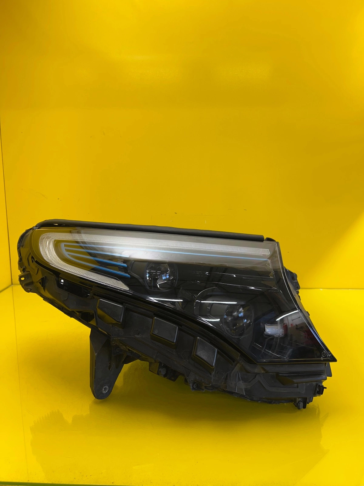 Far dreapta Full LED OEM 26497