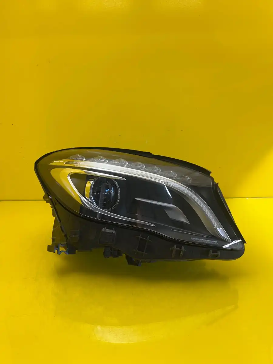 Far Dreapta Mercedes GLA W156 Full LED