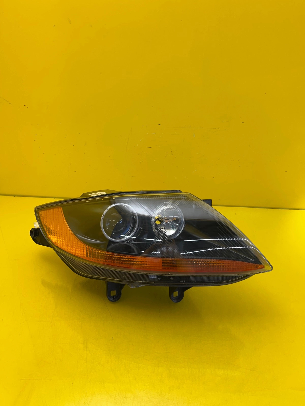 Far dreapta Bi-Xenon E85 OEM 26566