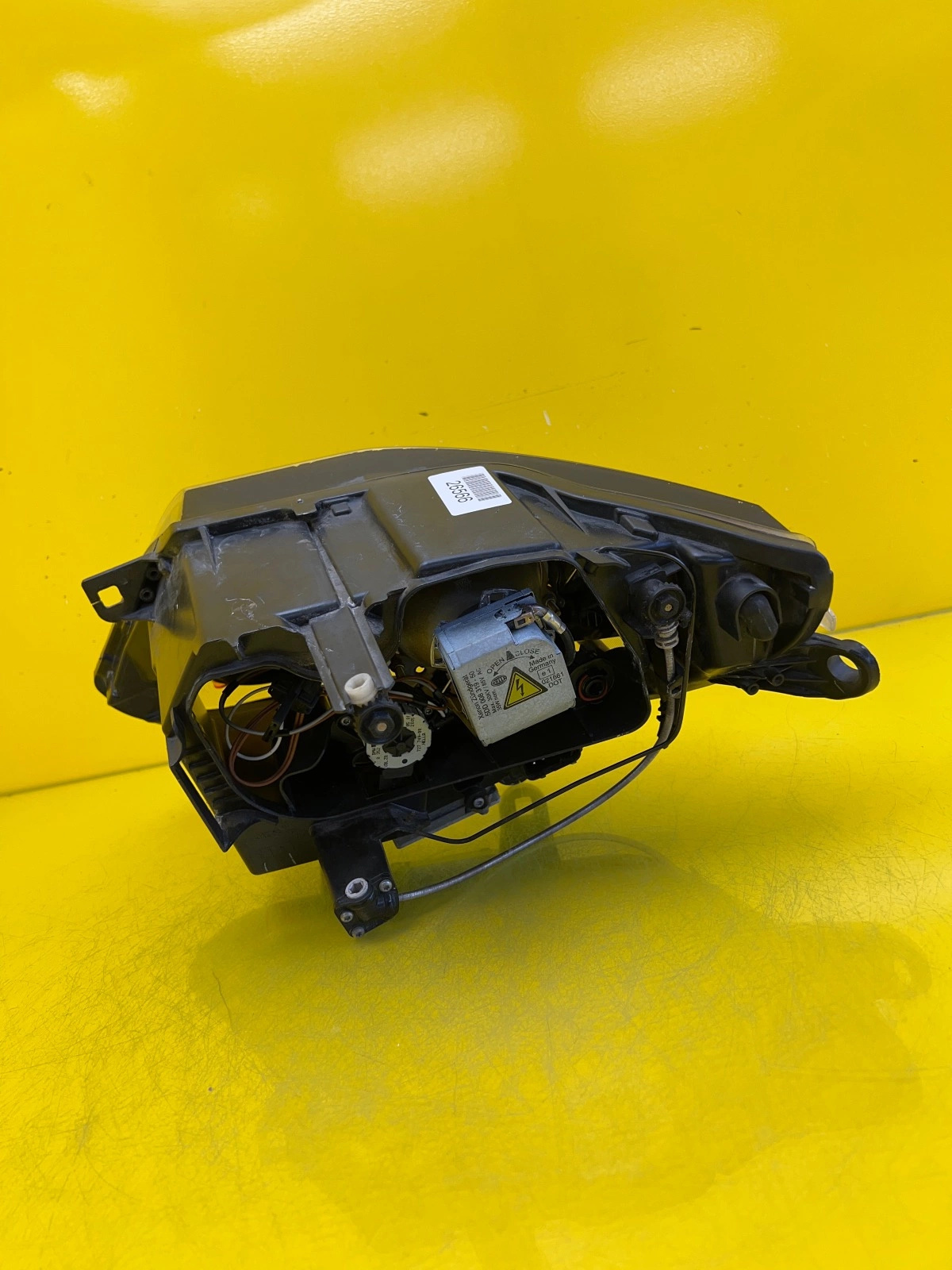 Far dreapta Bi-Xenon E85 OEM 26566 - Image 4