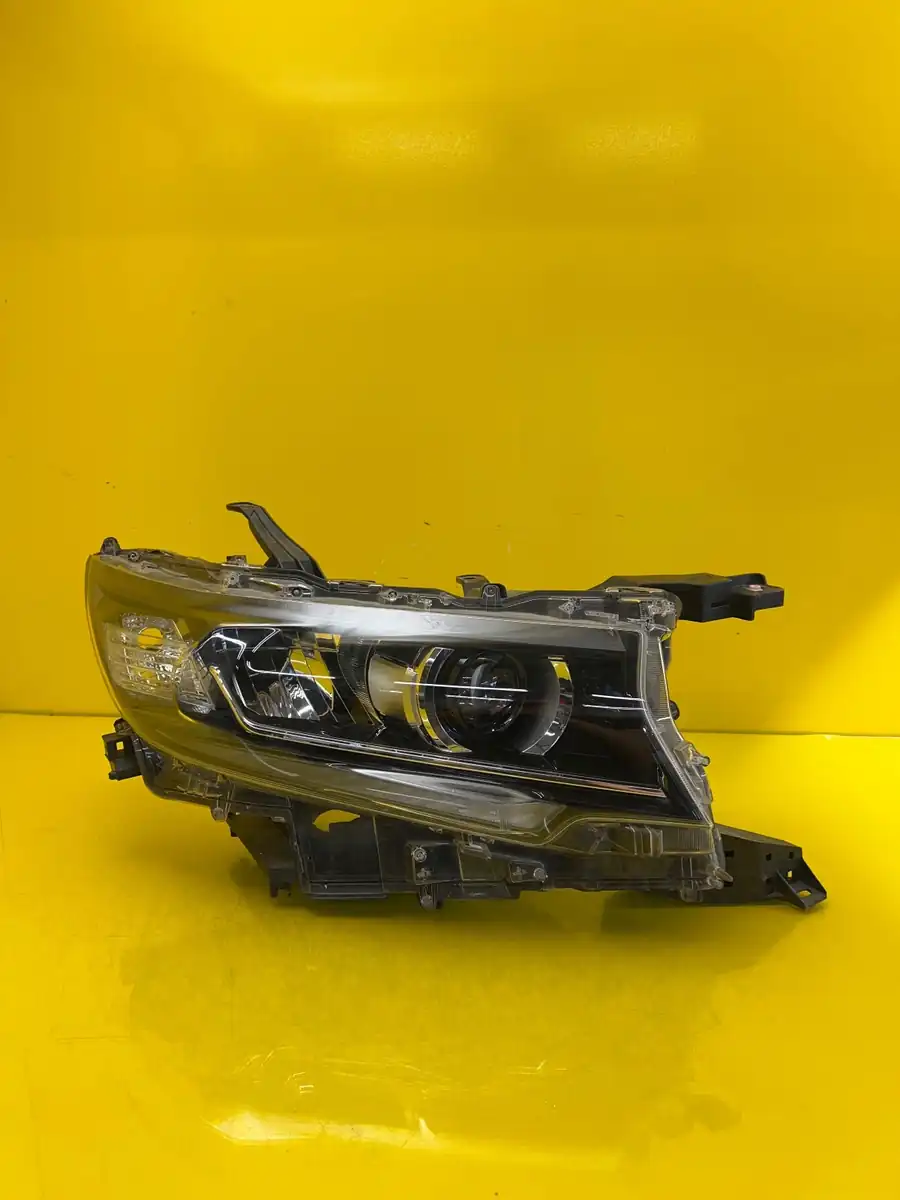 Far Dreapta Toyota Land Cruiser 150 18- Full LED