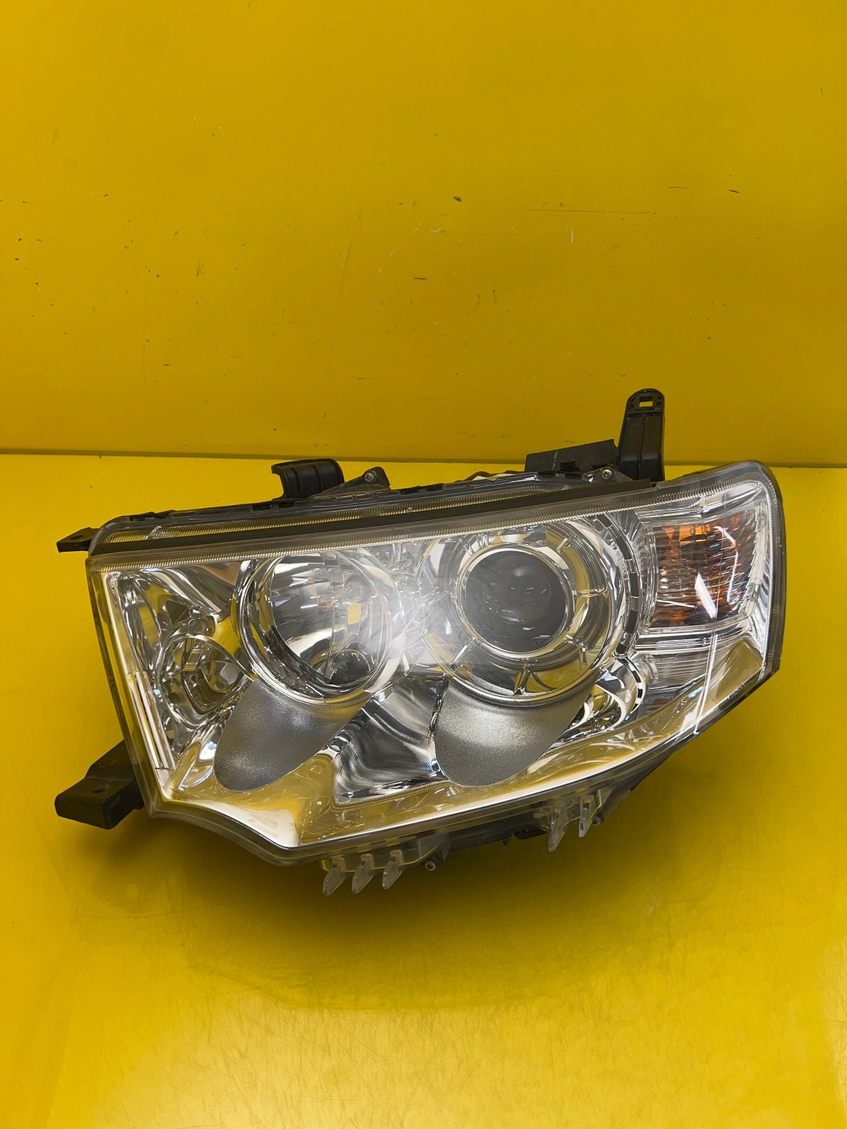 Far Stanga Mitsubishi Pajero Sport L200 H7