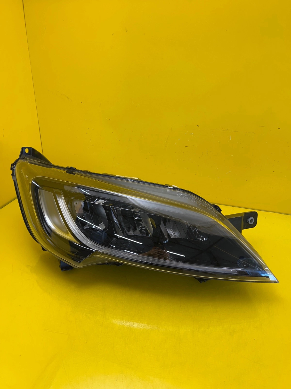 Far dreapta Full LED Facelift OEM 26704