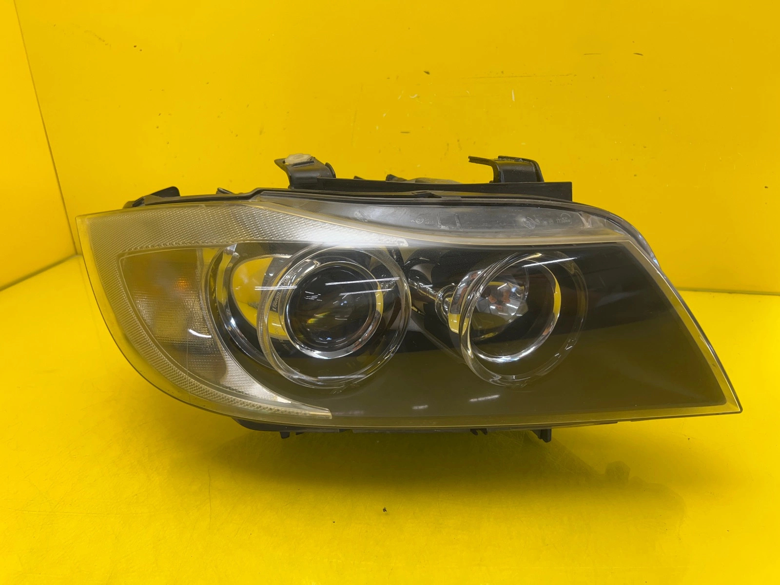 Far dreapta Xenon E90 OEM 26783