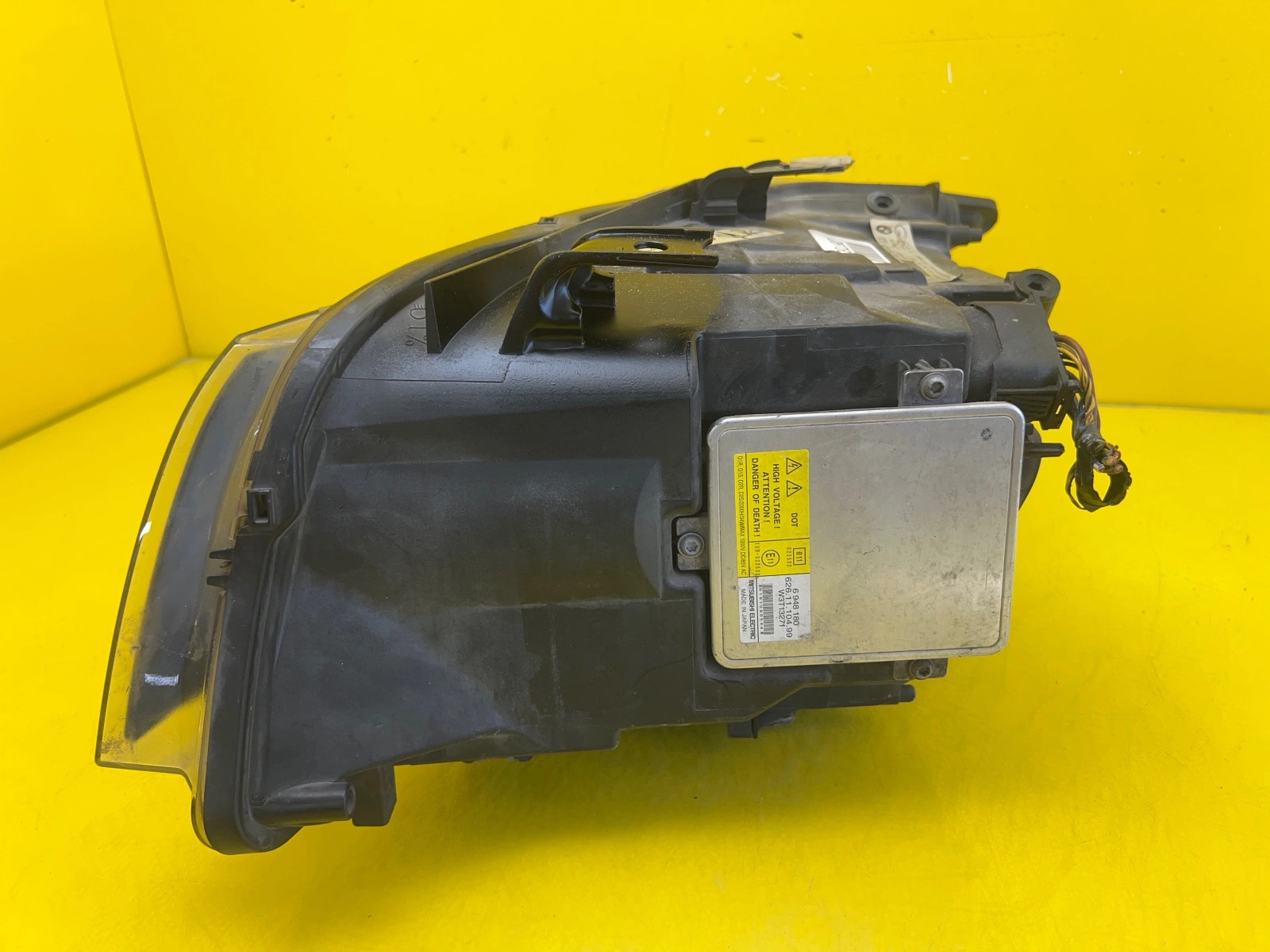 Far dreapta Xenon E90 OEM 26783 - Image 4