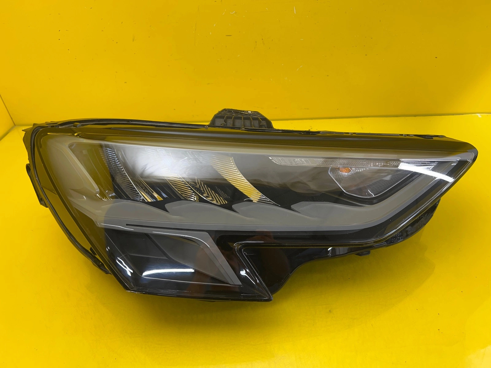 Far Dreapta Audi A3 8Y Full LED