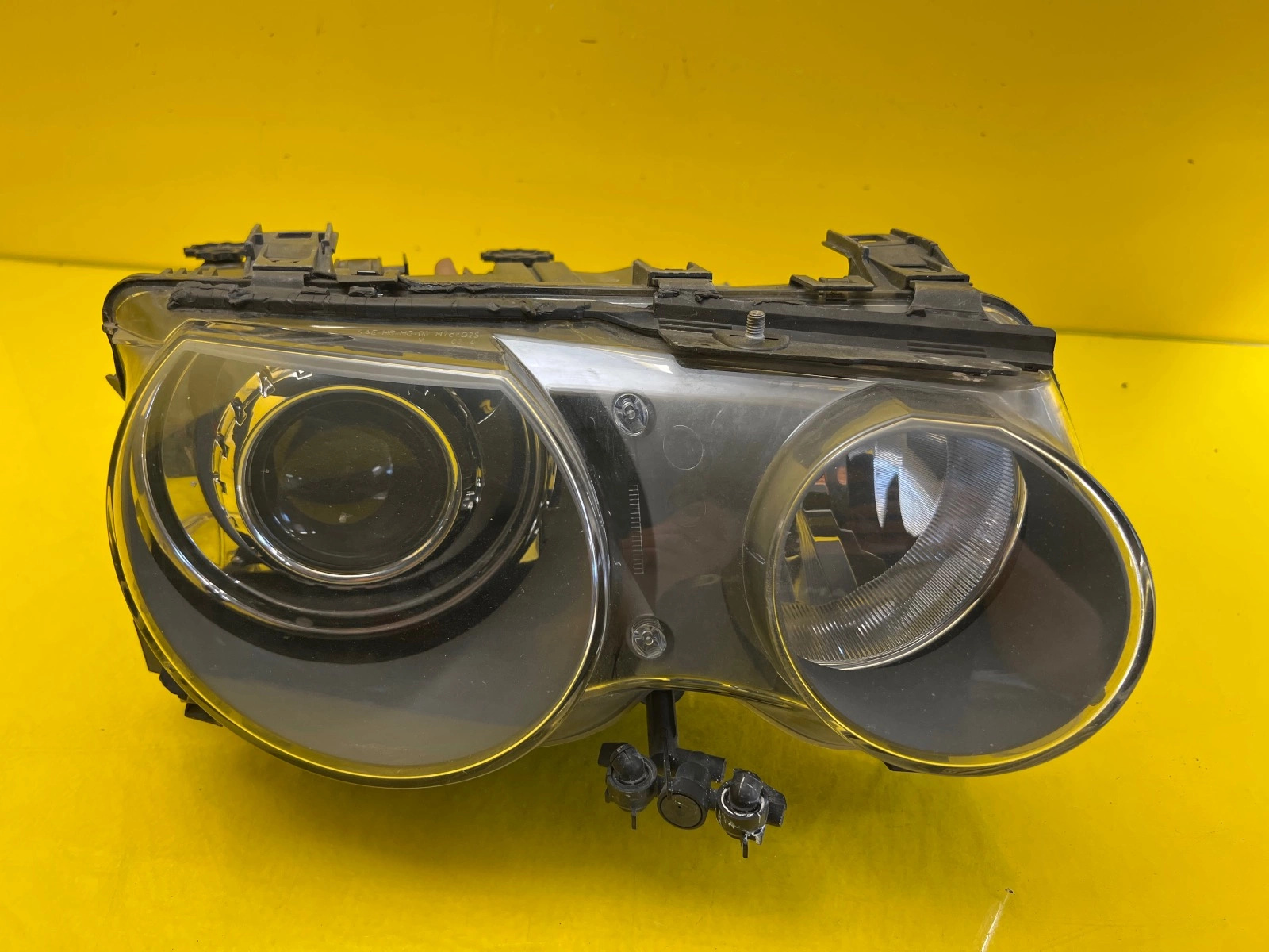 Far dreapta Xenon BMW Seria 3 E46 OEM 26816