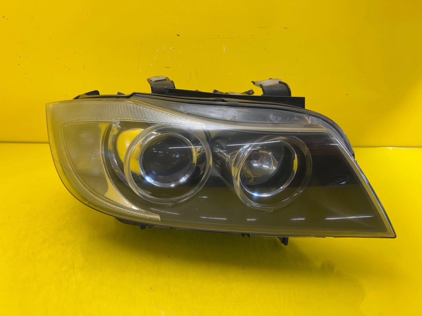 Far dreapta Bi-Xenon BMW Seria 3 E90 2004-2008 OEM 26839