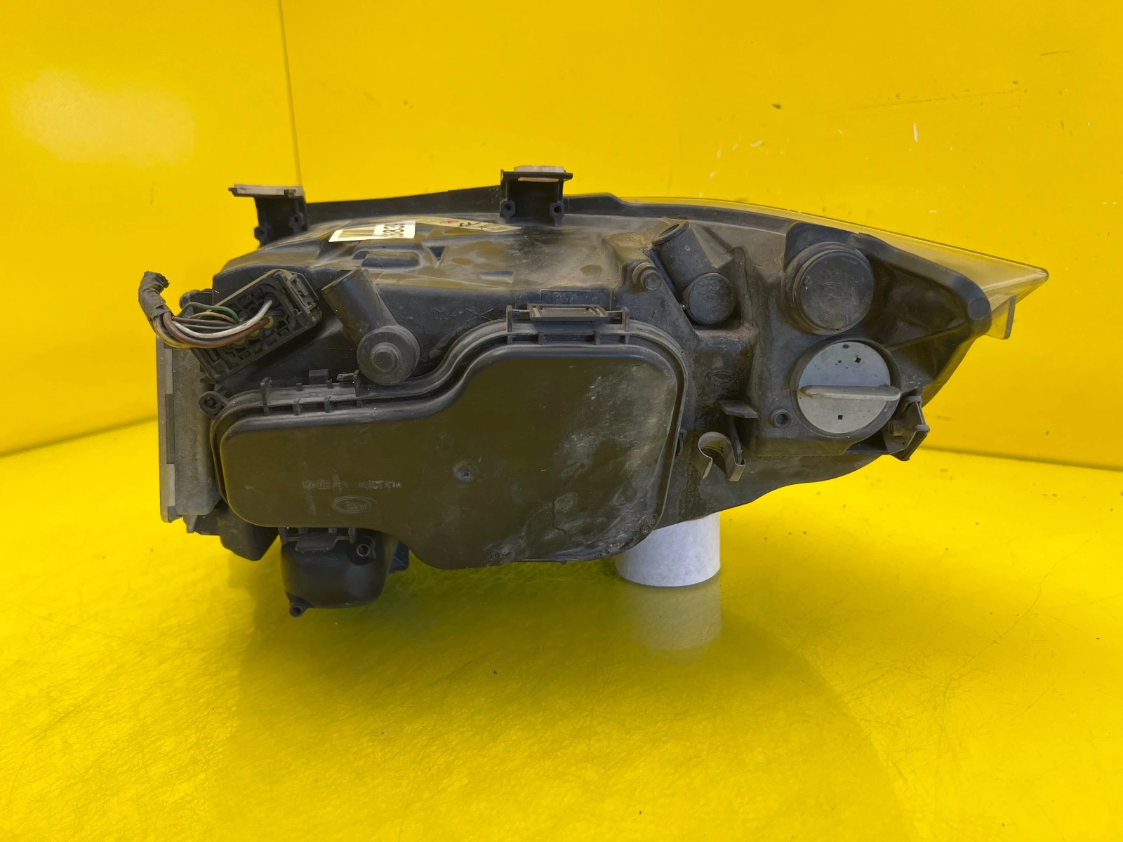 Far dreapta Bi-Xenon BMW Seria 3 E90 2004-2008 OEM 26839 - Image 4