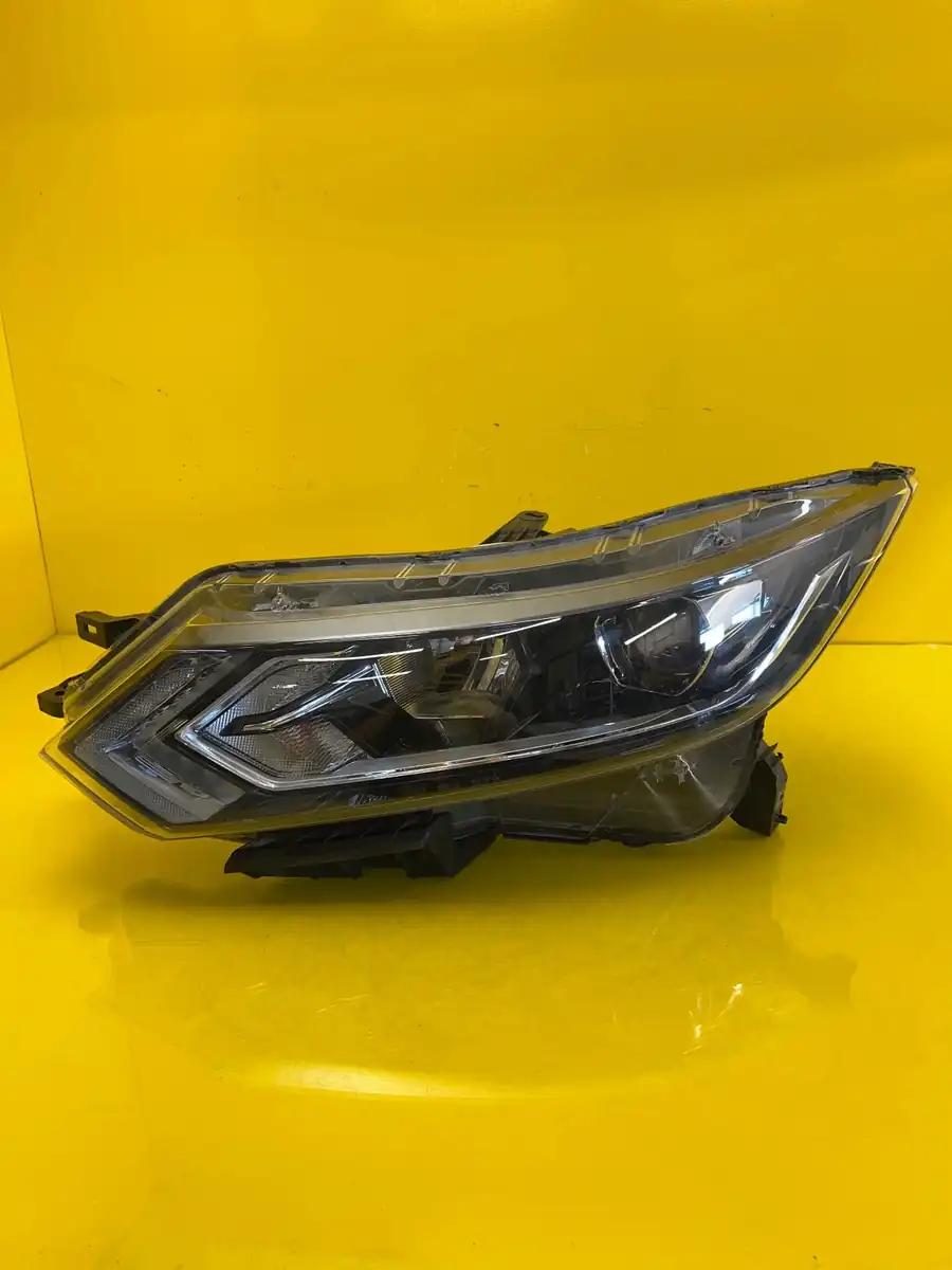 Far Stanga Nissan Qashqai Ii Lift J11 LED
