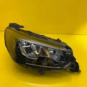 Far Dreapta Peugeot 2008 II 19- LED