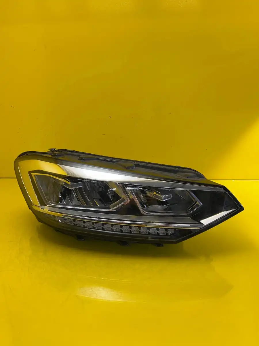 Far Dreapta VW Touran III 5TB Full LED