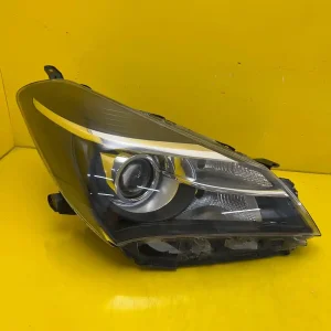Far Dreapta Toyota Yaris Iii Lift