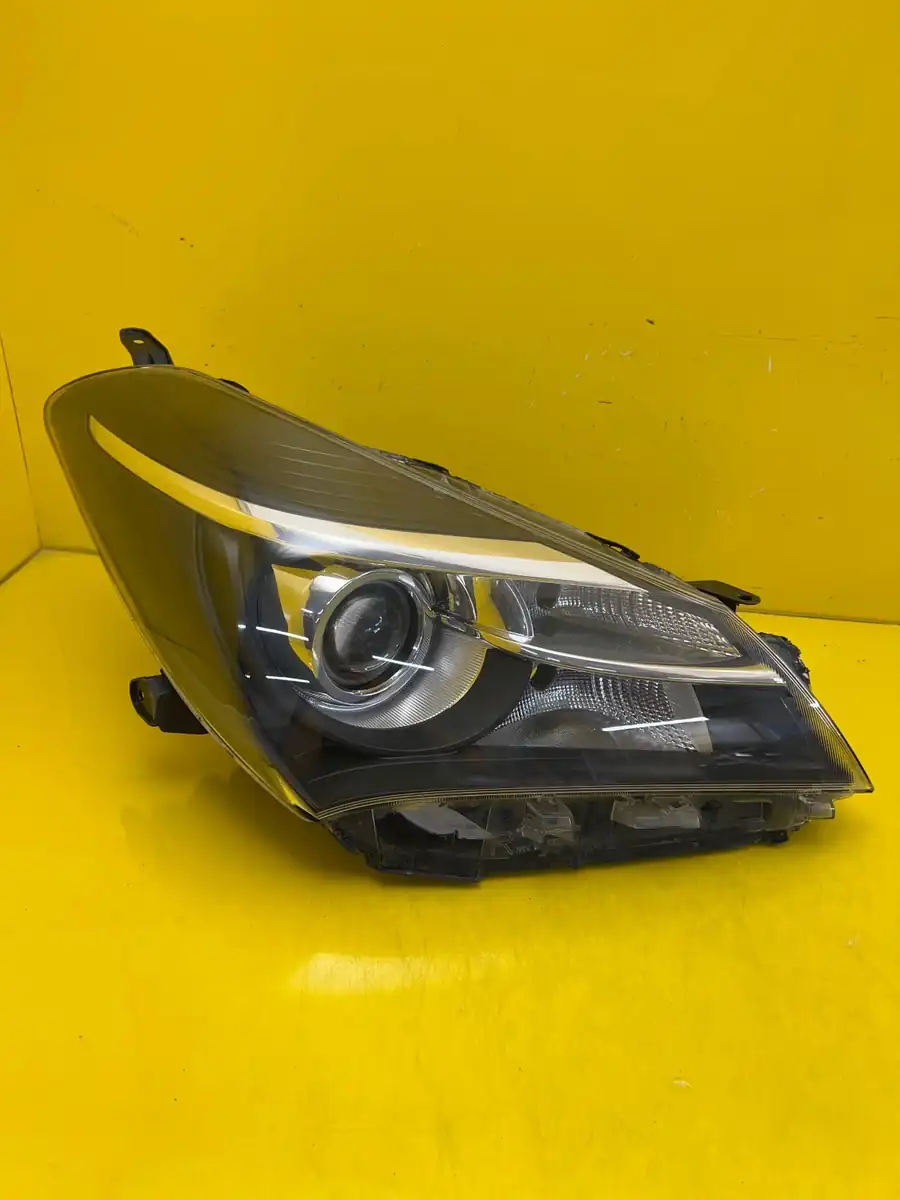 Far Dreapta Toyota Yaris Iii Lift
