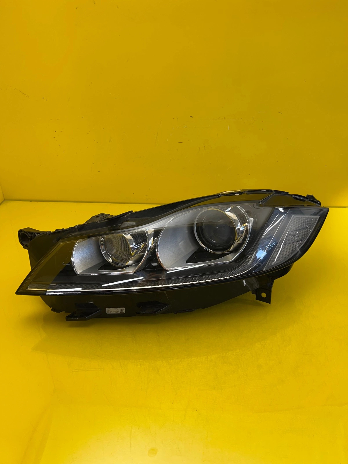 Far Xenon Jaguar XE