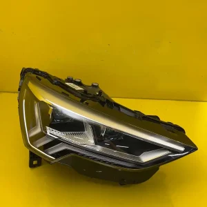 Far Dreapta Audi Q3 Matrix Full LED