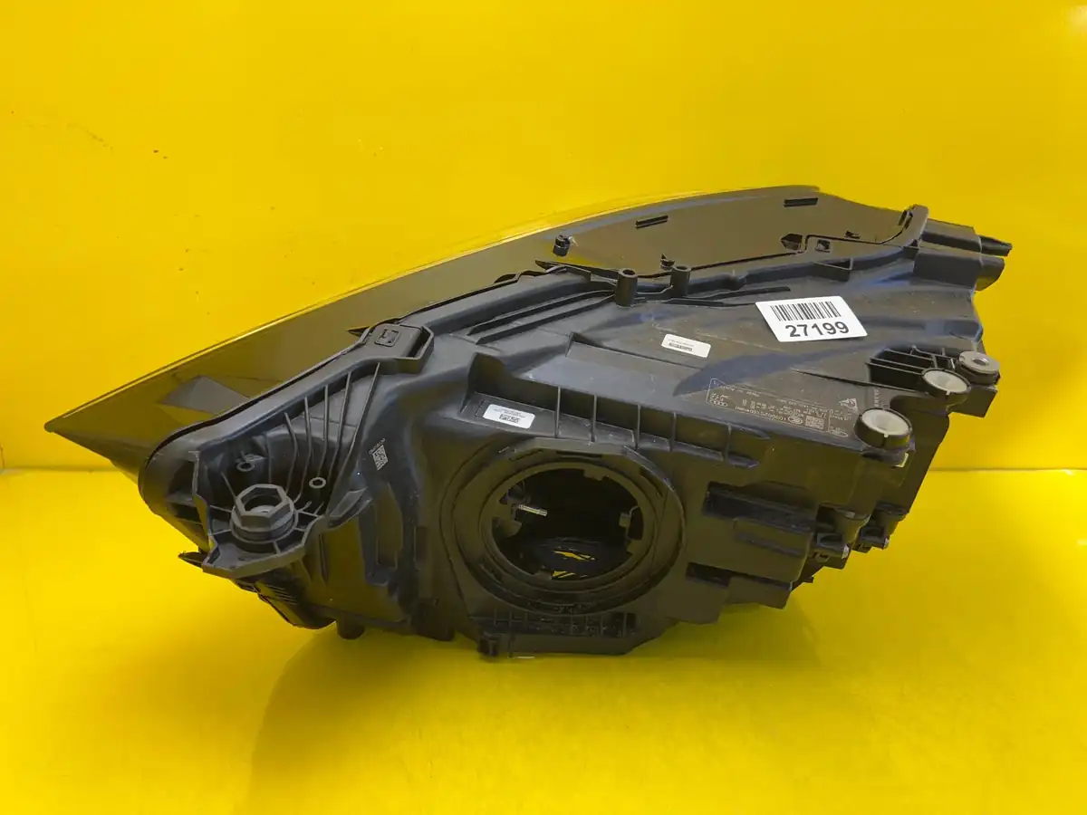 Far Dreapta Audi Q3 Matrix Full LED
