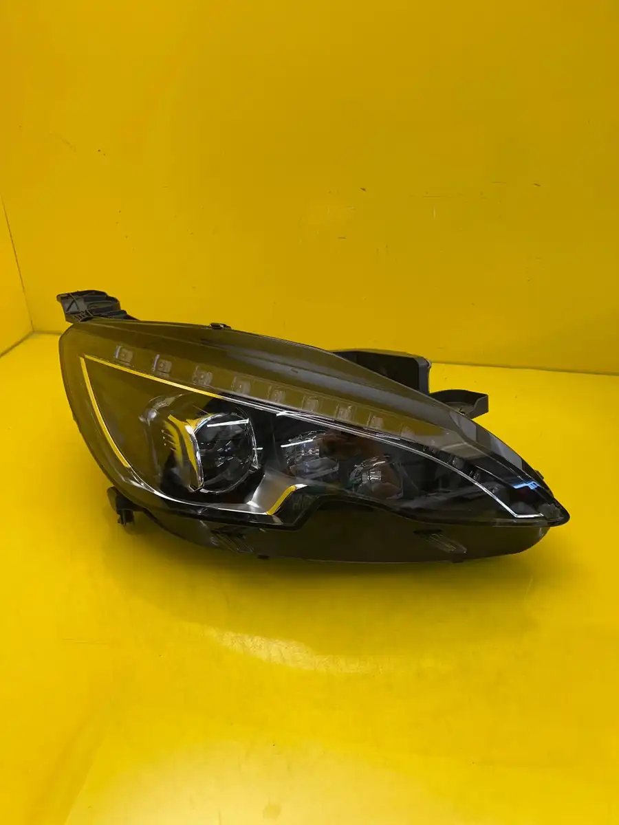 Far Dreapta Peugeot 308 T9 Full LED