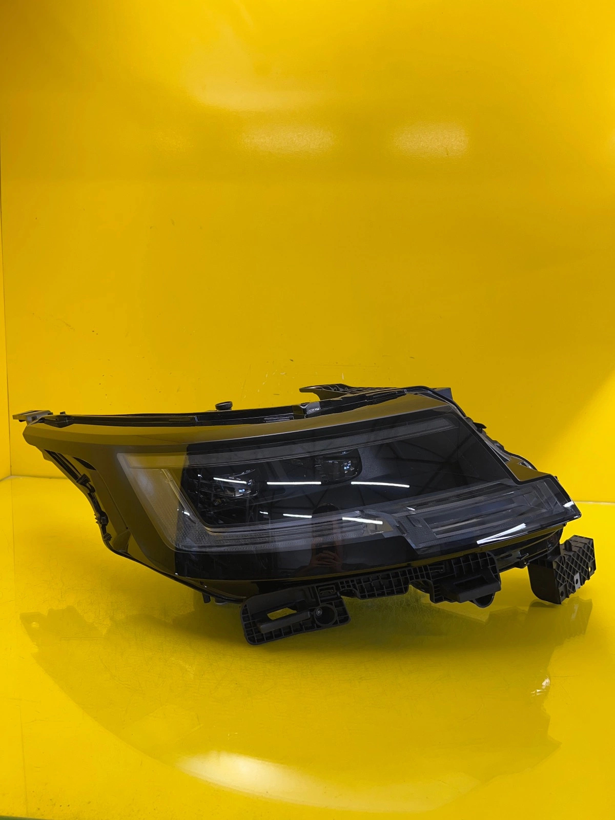 Far Dreapta Land Rover Range Rover L460 M8E2 Full LED
