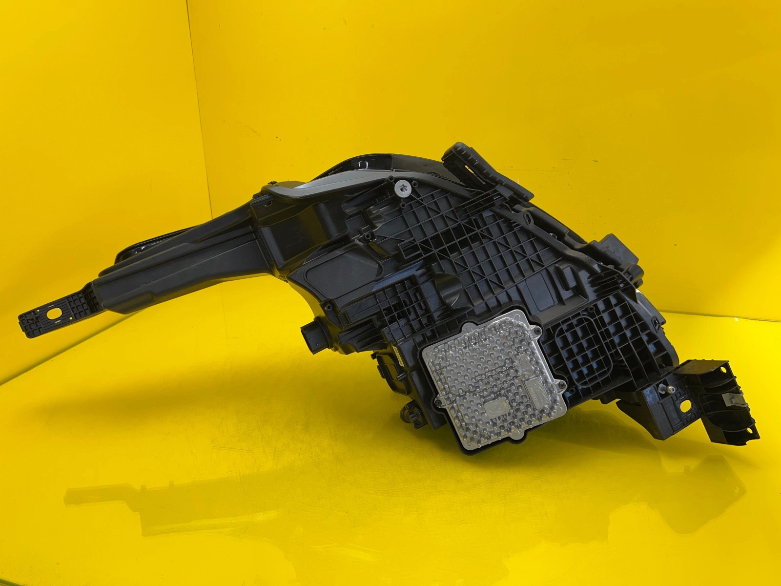 Far Dreapta Land Rover Range Rover L460 M8E2 Full LED - Image 4