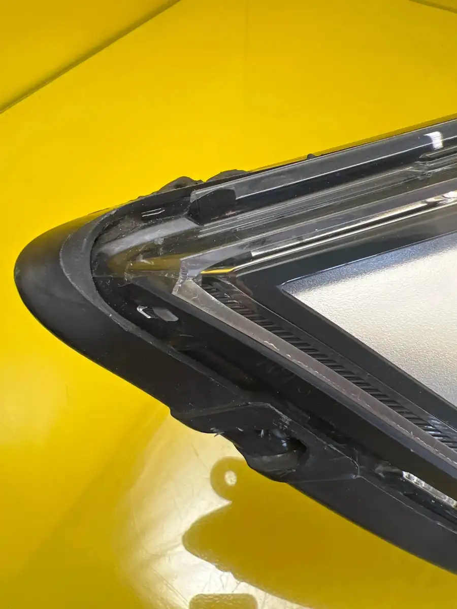 Far Dreapta Kia Carens IV 4 13- Xenon