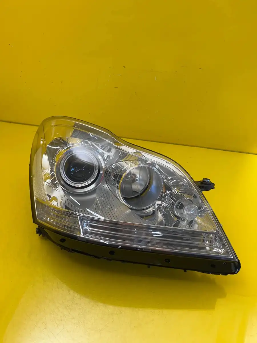 Far Dreapta Mercedes Ml W164 Xenon