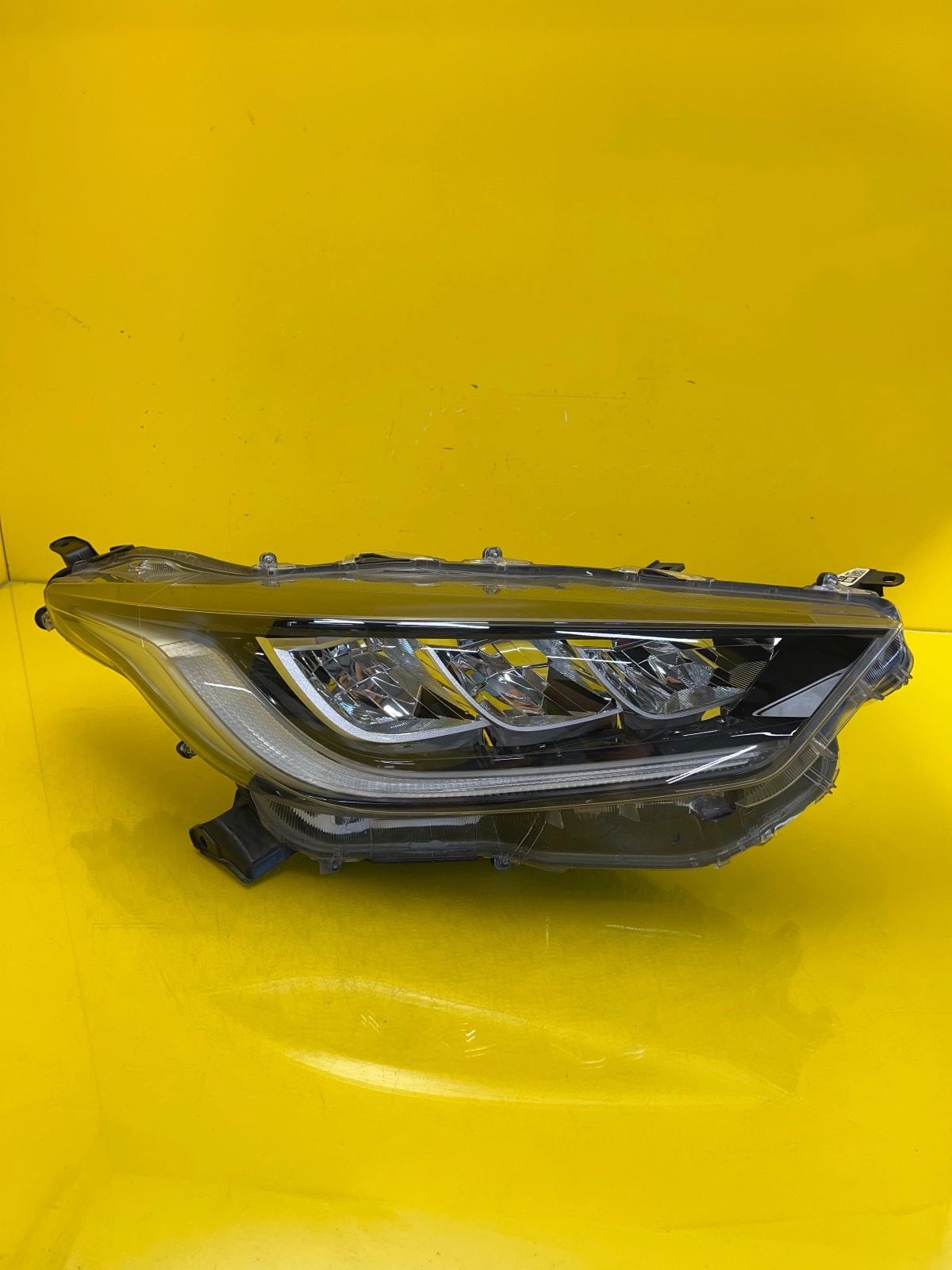 Far Dreapta Full LED Toyota Yaris IV 4