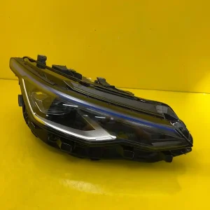 Far Dreapta VW Golf VIII 8 Full LED