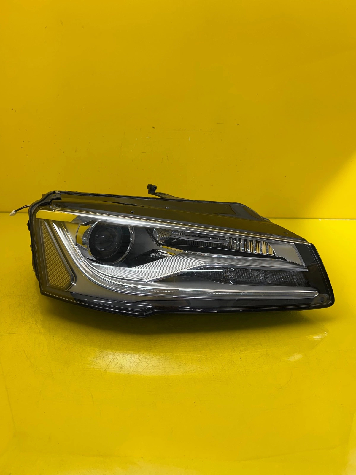 Far dreapta Xenon Facelift OEM 27733