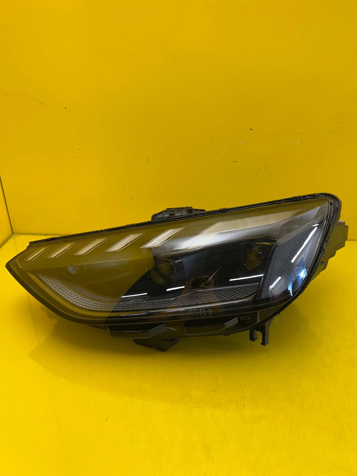 Far stânga Full LED OEM 27877