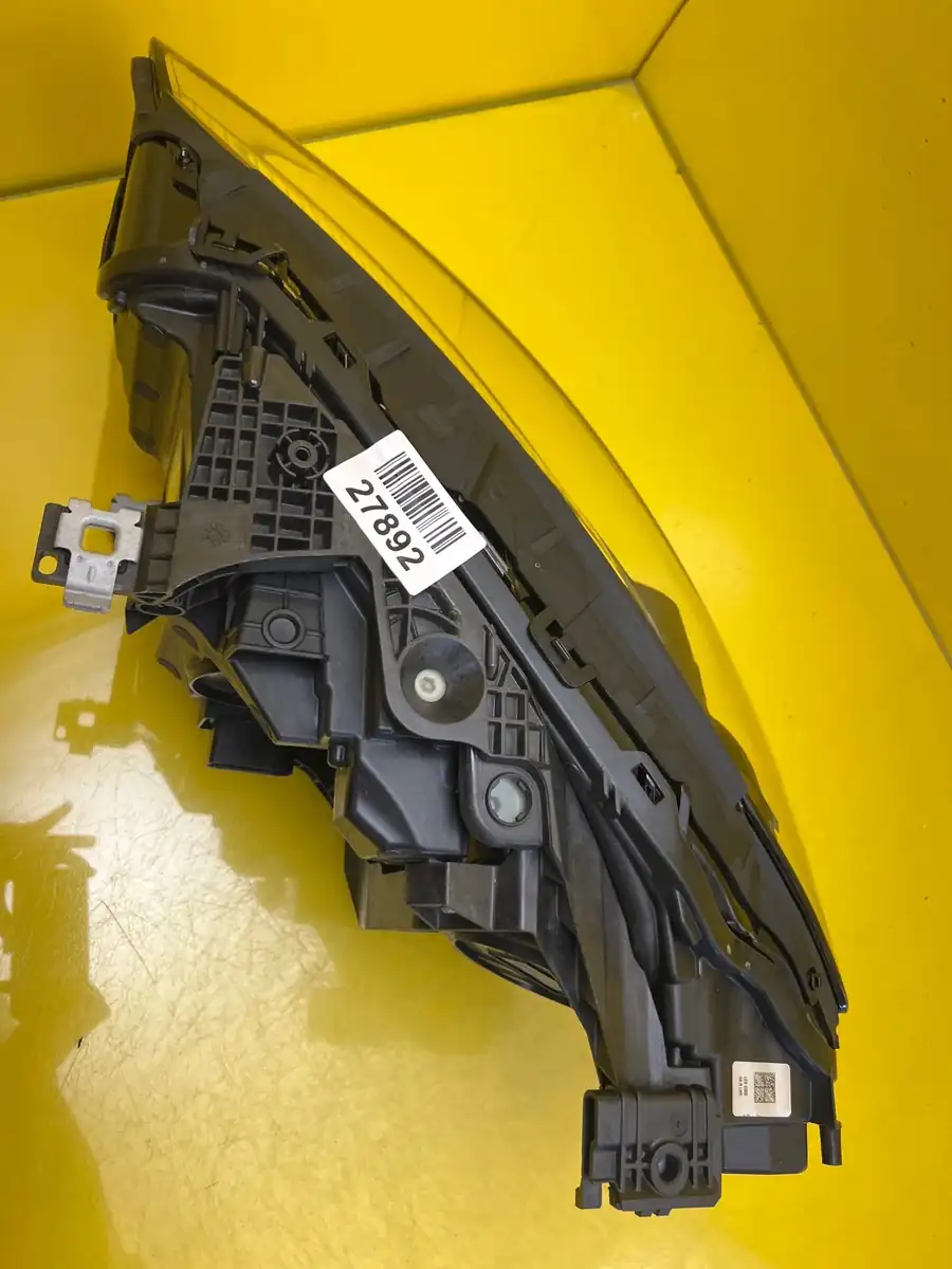 Far Dreapta Mercedes CLA C174 III 25- Multibeam LED
