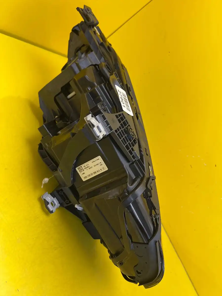 Far Mercedes CLA C174 III 25- Multibeam LED