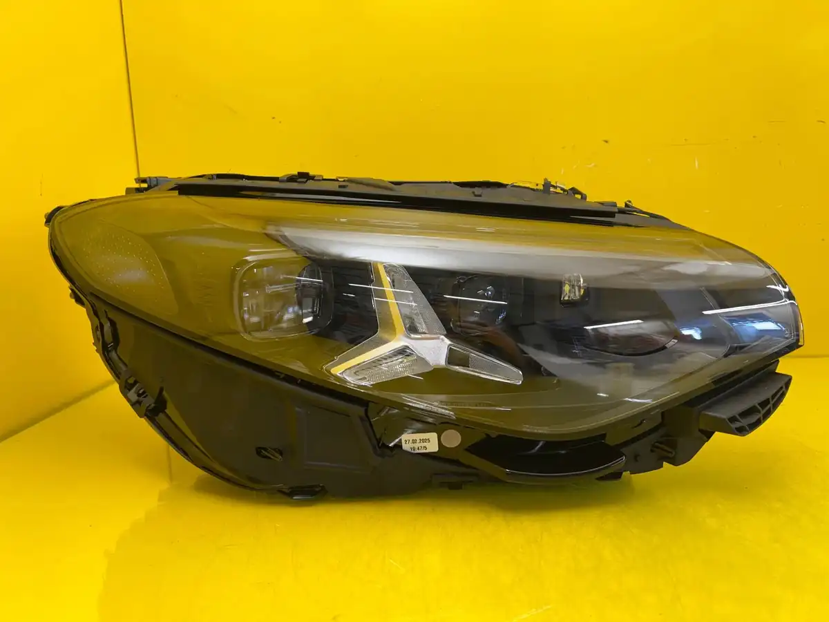 Far Dreapta Mercedes CLA C174 III 25- Multibeam LED