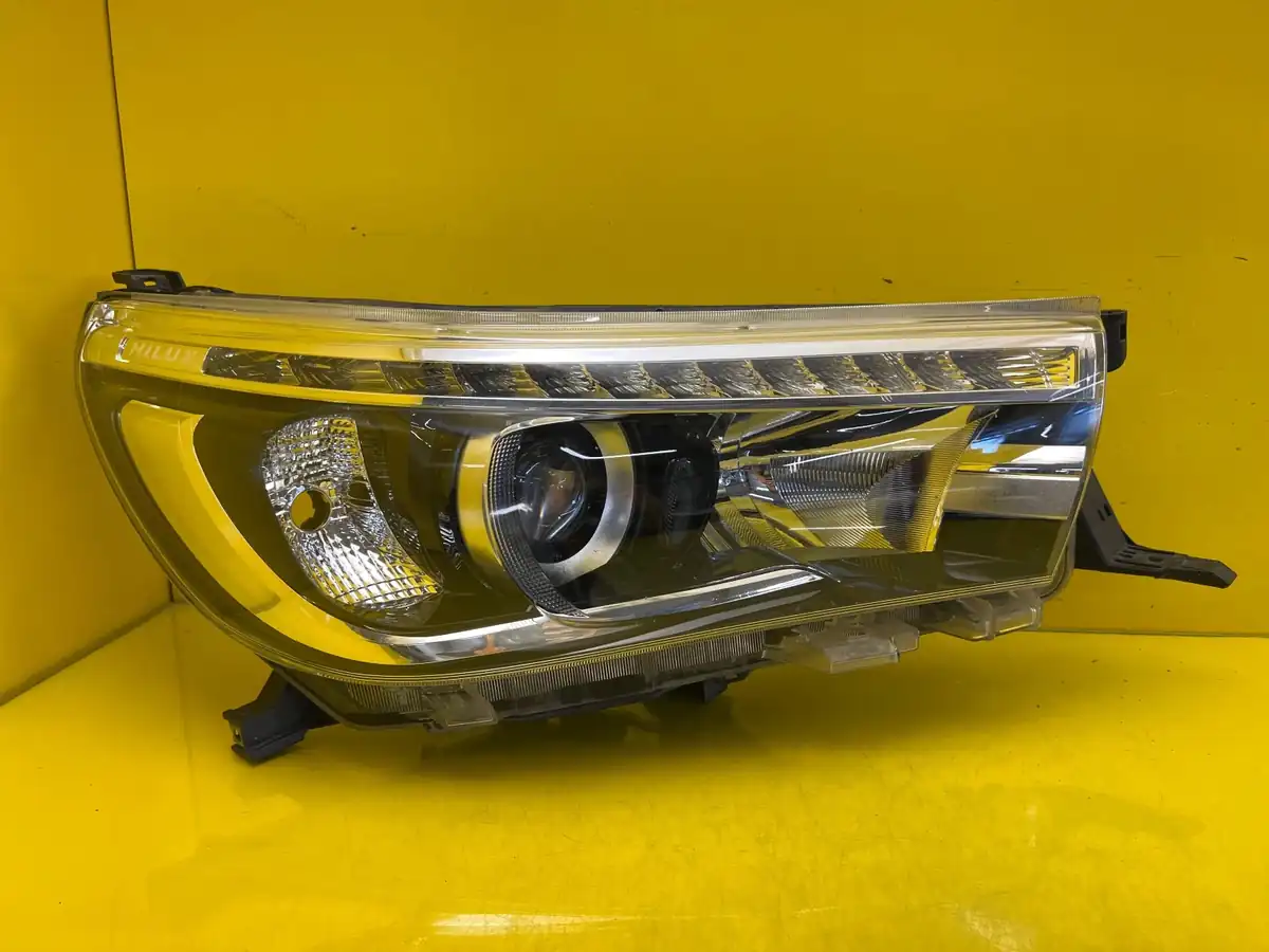 Far Dreapta Full LED Toyota Hilux