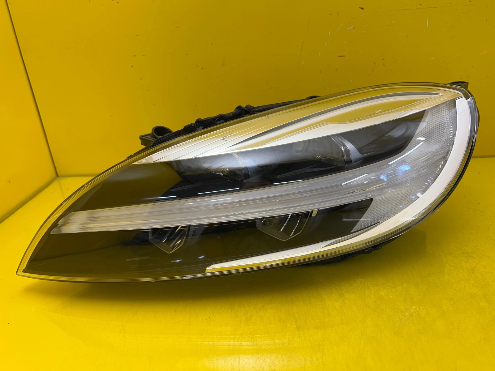 Far stânga LED 2016-2019 OEM 27912