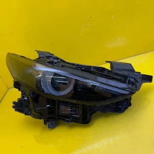 Far Dreapta Mazda 3 Bp Full LED