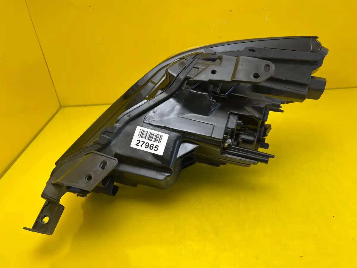 Far Dreapta Mazda 3 Bp Full LED
