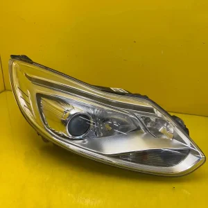 Far Dreapta Ford Focus III MK3 Xenon