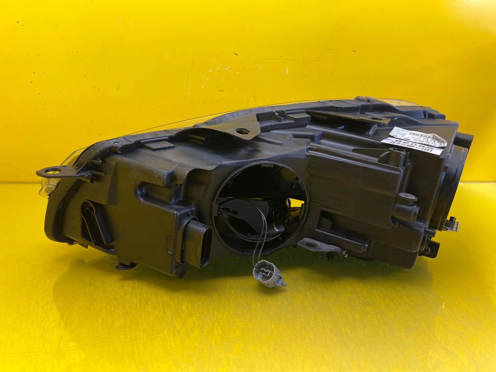 Far Dreapta VW Golf VI 6 R32 Xenon - Image 3